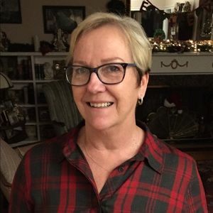 Meet your Posher, Lora